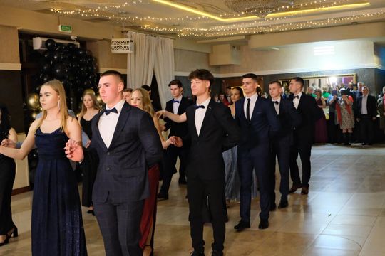 Studniówka 2025 - Zespół Szkół Ekonomicznych i Mundurowych w Chełmie cz. I [GALERIA ZDJĘĆ]