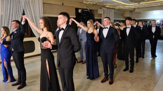 Studniówka 2025 - Zespół Szkół Ekonomicznych i Mundurowych w Chełmie cz. I [GALERIA ZDJĘĆ]