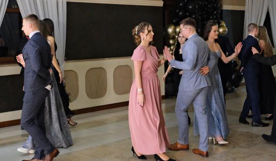 Studniówka 2025 - Zespół Szkół Ekonomicznych i Mundurowych w Chełmie cz. I [GALERIA ZDJĘĆ]