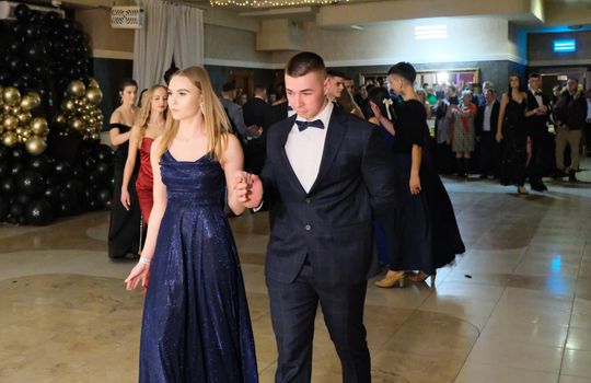 Studniówka 2025 - Zespół Szkół Ekonomicznych i Mundurowych w Chełmie cz. I [GALERIA ZDJĘĆ]