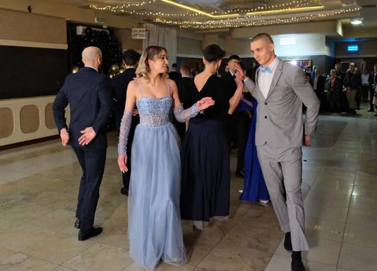 Studniówka 2025 - Zespół Szkół Ekonomicznych i Mundurowych w Chełmie cz. I [GALERIA ZDJĘĆ]