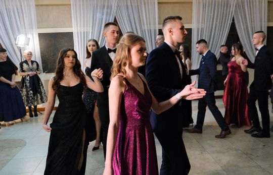 Studniówka 2025 - Zespół Szkół Ekonomicznych i Mundurowych w Chełmie cz. I [GALERIA ZDJĘĆ]