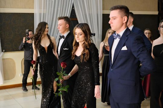 Studniówka 2025 - Zespół Szkół Ekonomicznych i Mundurowych w Chełmie cz. I [GALERIA ZDJĘĆ]