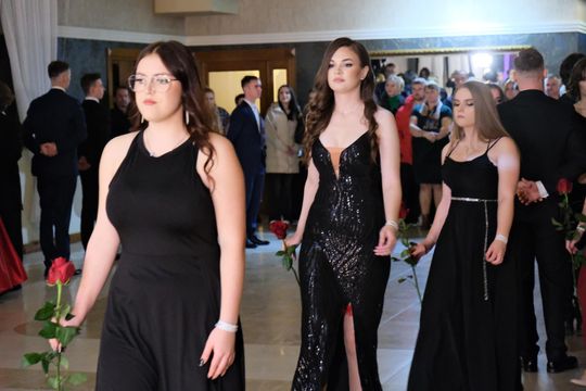 Studniówka 2025 - Zespół Szkół Ekonomicznych i Mundurowych w Chełmie cz. I [GALERIA ZDJĘĆ]