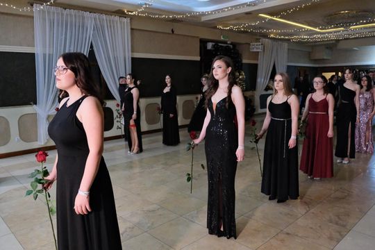 Studniówka 2025 - Zespół Szkół Ekonomicznych i Mundurowych w Chełmie cz. I [GALERIA ZDJĘĆ]