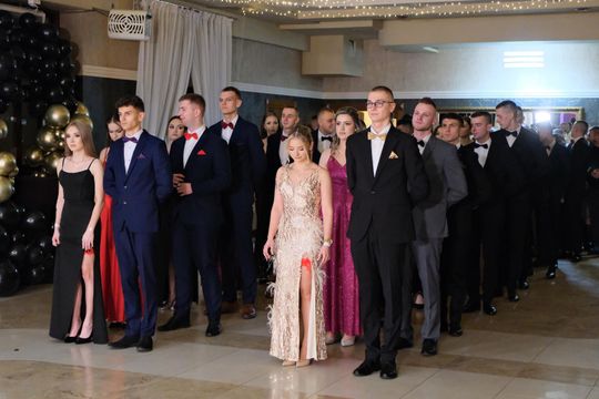 Studniówka 2025 - Zespół Szkół Ekonomicznych i Mundurowych w Chełmie cz. I [GALERIA ZDJĘĆ]