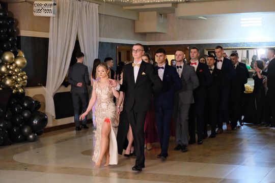 Studniówka 2025 - Zespół Szkół Ekonomicznych i Mundurowych w Chełmie cz. I [GALERIA ZDJĘĆ]