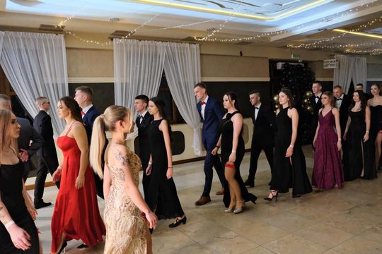 Studniówka 2025 - Zespół Szkół Ekonomicznych i Mundurowych w Chełmie cz. I [GALERIA ZDJĘĆ]