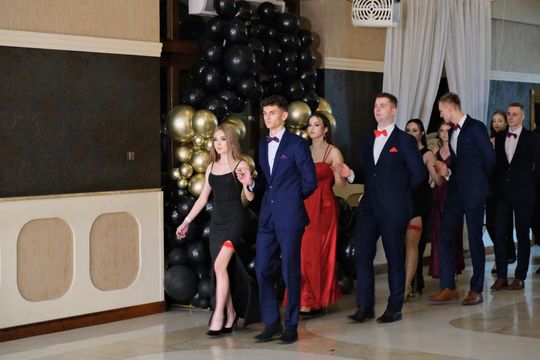 Studniówka 2025 - Zespół Szkół Ekonomicznych i Mundurowych w Chełmie cz. I [GALERIA ZDJĘĆ]