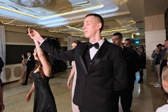 Studniówka 2025 - Zespół Szkół Ekonomicznych i Mundurowych w Chełmie cz. I [GALERIA ZDJĘĆ]