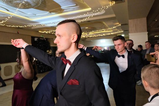 Studniówka 2025 - Zespół Szkół Ekonomicznych i Mundurowych w Chełmie cz. I [GALERIA ZDJĘĆ]