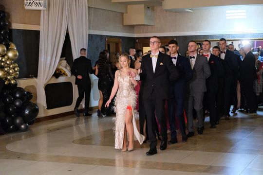 Studniówka 2025 - Zespół Szkół Ekonomicznych i Mundurowych w Chełmie cz. I [GALERIA ZDJĘĆ]