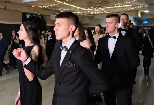 Studniówka 2025 - Zespół Szkół Ekonomicznych i Mundurowych w Chełmie cz. I [GALERIA ZDJĘĆ]