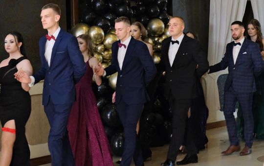 Studniówka 2025 - Zespół Szkół Ekonomicznych i Mundurowych w Chełmie cz. I [GALERIA ZDJĘĆ]