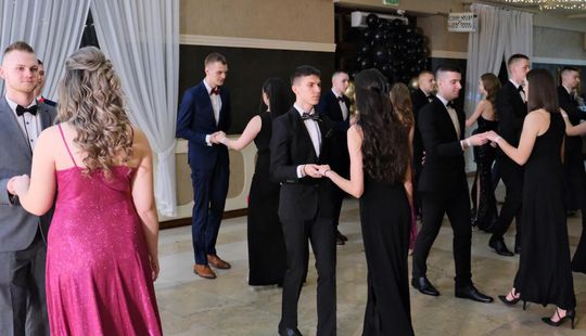 Studniówka 2025 - Zespół Szkół Ekonomicznych i Mundurowych w Chełmie cz. I [GALERIA ZDJĘĆ]