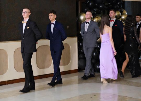 Studniówka 2025 - Zespół Szkół Ekonomicznych i Mundurowych w Chełmie cz. I [GALERIA ZDJĘĆ]