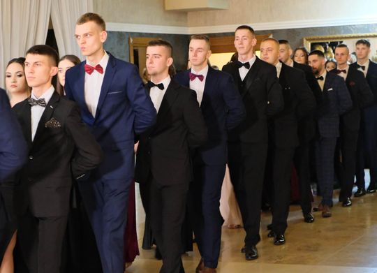Studniówka 2025 - Zespół Szkół Ekonomicznych i Mundurowych w Chełmie cz. I [GALERIA ZDJĘĆ]