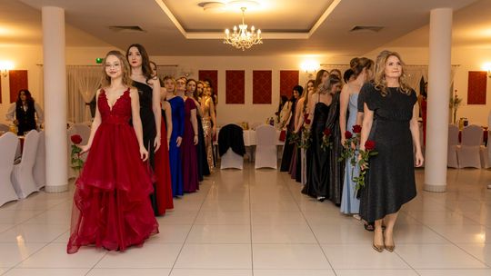 Studniówka 2025 - II Liceum Ogólnokształcące im. C. K. Norwida w Krasnymstawie [GALERIA ZDJĘĆ]