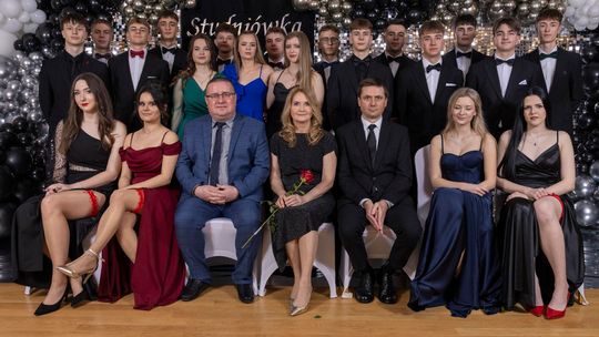 Studniówka 2025 - II Liceum Ogólnokształcące im. C. K. Norwida w Krasnymstawie [GALERIA ZDJĘĆ]
