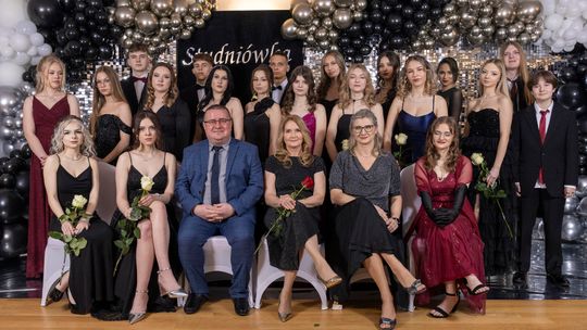 Studniówka 2025 - II Liceum Ogólnokształcące im. C. K. Norwida w Krasnymstawie [GALERIA ZDJĘĆ]