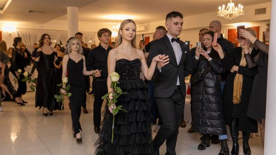 Studniówka 2025 - II Liceum Ogólnokształcące im. C. K. Norwida w Krasnymstawie [GALERIA ZDJĘĆ]