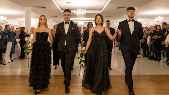 Studniówka 2025 - II Liceum Ogólnokształcące im. C. K. Norwida w Krasnymstawie [GALERIA ZDJĘĆ]