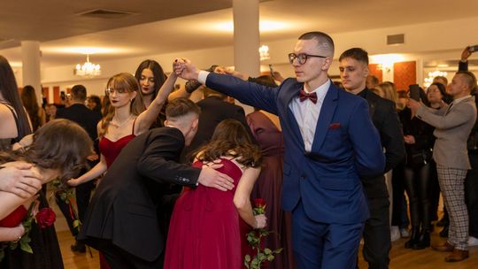 Studniówka 2025 - II Liceum Ogólnokształcące im. C. K. Norwida w Krasnymstawie [GALERIA ZDJĘĆ]