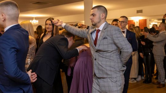 Studniówka 2025 - II Liceum Ogólnokształcące im. C. K. Norwida w Krasnymstawie [GALERIA ZDJĘĆ]