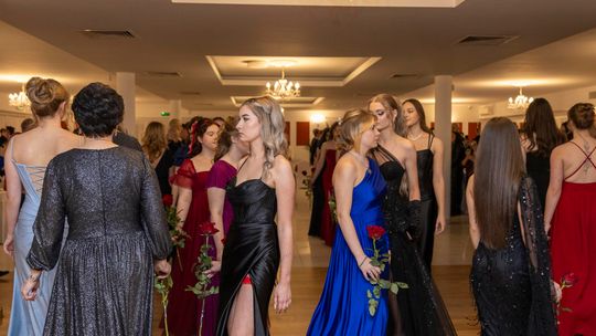 Studniówka 2025 - II Liceum Ogólnokształcące im. C. K. Norwida w Krasnymstawie [GALERIA ZDJĘĆ]