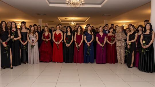 Studniówka 2025 - II Liceum Ogólnokształcące im. C. K. Norwida w Krasnymstawie [GALERIA ZDJĘĆ]