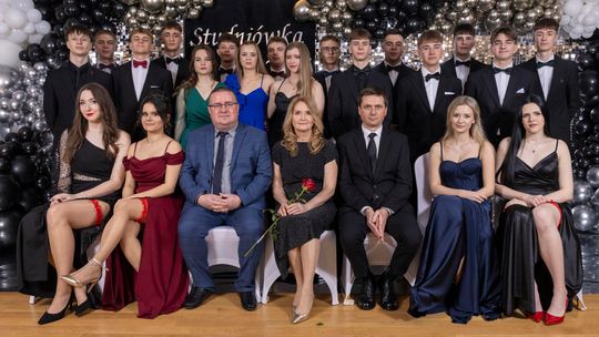 Studniówka 2025 - II Liceum Ogólnokształcące im. C. K. Norwida w Krasnymstawie [GALERIA ZDJĘĆ]
