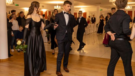 Studniówka 2025 - II Liceum Ogólnokształcące im. C. K. Norwida w Krasnymstawie [GALERIA ZDJĘĆ]