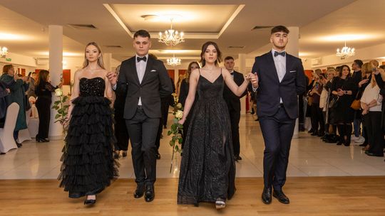 Studniówka 2025 - II Liceum Ogólnokształcące im. C. K. Norwida w Krasnymstawie [GALERIA ZDJĘĆ]