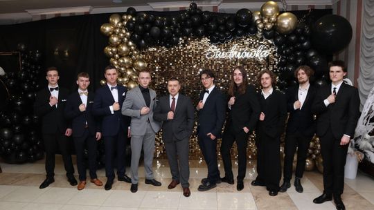 Studniówka 2025 - Zespół Szkół Ekonomicznych i Mundurowych w Chełmie cz. II [GALERIA ZDJĘĆ]