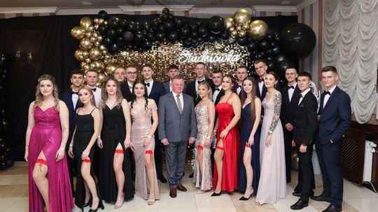 Studniówka 2025 - Zespół Szkół Ekonomicznych i Mundurowych w Chełmie cz. II [GALERIA ZDJĘĆ]