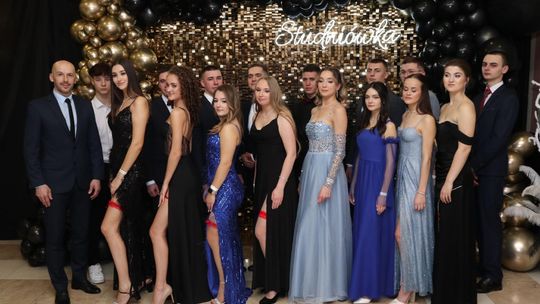 Studniówka 2025 - Zespół Szkół Ekonomicznych i Mundurowych w Chełmie cz. II [GALERIA ZDJĘĆ]