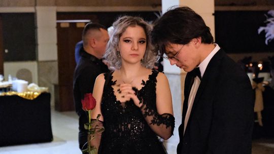 Studniówka 2025 - Zespół Szkół Ekonomicznych i Mundurowych w Chełmie cz. II [GALERIA ZDJĘĆ]