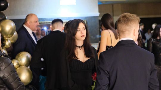 Studniówka 2025 - Zespół Szkół Ekonomicznych i Mundurowych w Chełmie cz. II [GALERIA ZDJĘĆ]