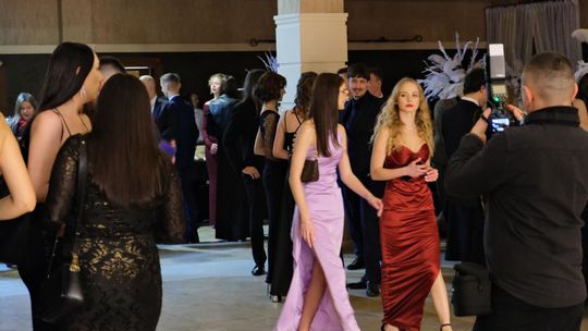 Studniówka 2025 - Zespół Szkół Ekonomicznych i Mundurowych w Chełmie cz. II [GALERIA ZDJĘĆ]