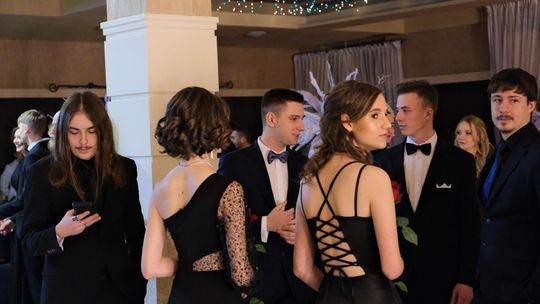 Studniówka 2025 - Zespół Szkół Ekonomicznych i Mundurowych w Chełmie cz. II [GALERIA ZDJĘĆ]