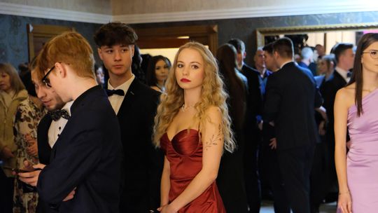 Studniówka 2025 - Zespół Szkół Ekonomicznych i Mundurowych w Chełmie cz. II [GALERIA ZDJĘĆ]