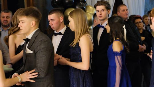 Studniówka 2025 - Zespół Szkół Ekonomicznych i Mundurowych w Chełmie cz. II [GALERIA ZDJĘĆ]