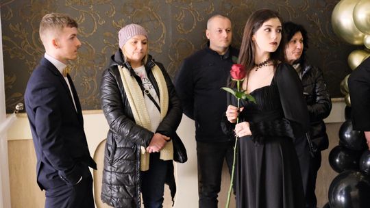 Studniówka 2025 - Zespół Szkół Ekonomicznych i Mundurowych w Chełmie cz. II [GALERIA ZDJĘĆ]