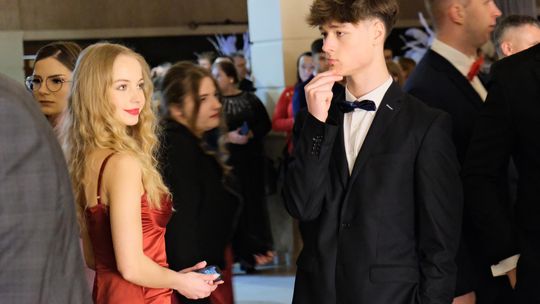 Studniówka 2025 - Zespół Szkół Ekonomicznych i Mundurowych w Chełmie cz. II [GALERIA ZDJĘĆ]