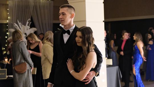 Studniówka 2025 - Zespół Szkół Ekonomicznych i Mundurowych w Chełmie cz. II [GALERIA ZDJĘĆ]