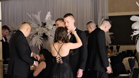 Studniówka 2025 - Zespół Szkół Ekonomicznych i Mundurowych w Chełmie cz. II [GALERIA ZDJĘĆ]