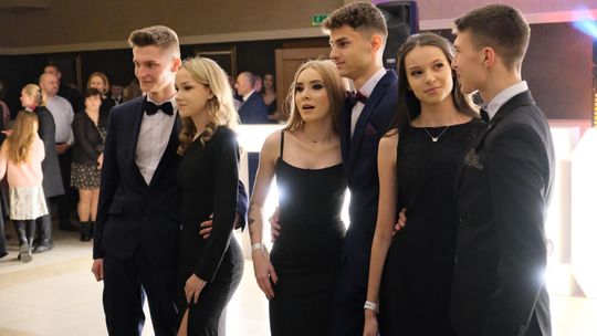 Studniówka 2025 - Zespół Szkół Ekonomicznych i Mundurowych w Chełmie cz. II [GALERIA ZDJĘĆ]