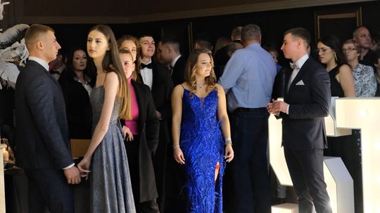 Studniówka 2025 - Zespół Szkół Ekonomicznych i Mundurowych w Chełmie cz. II [GALERIA ZDJĘĆ]