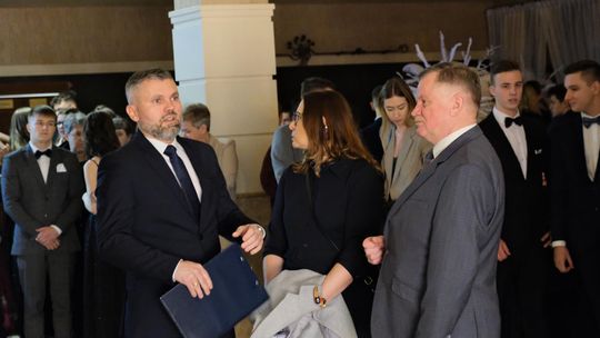 Studniówka 2025 - Zespół Szkół Ekonomicznych i Mundurowych w Chełmie cz. II [GALERIA ZDJĘĆ]