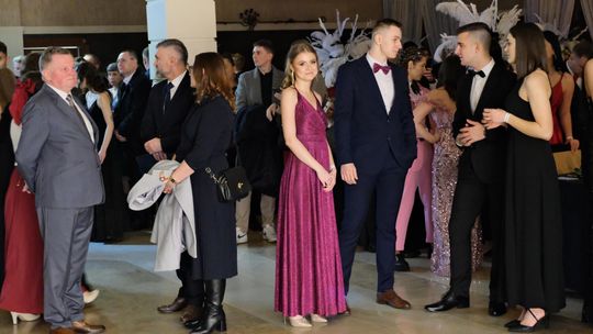 Studniówka 2025 - Zespół Szkół Ekonomicznych i Mundurowych w Chełmie cz. II [GALERIA ZDJĘĆ]